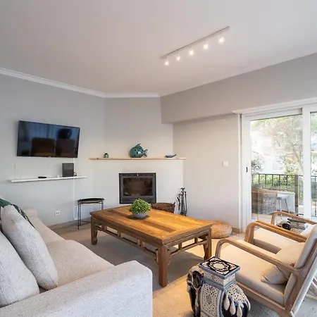 Flh Spacious With Balcony شقة *