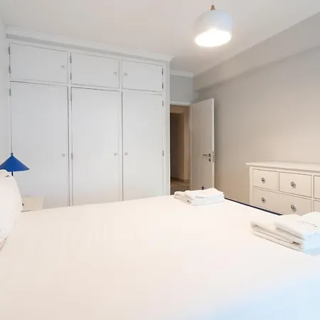 Flh Spacious With Balcony *