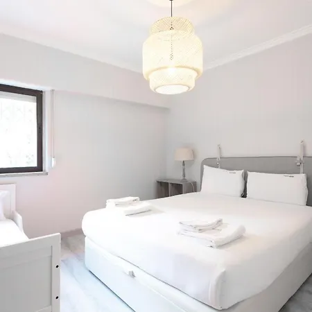 Flh Spacious With Balcony Cascais