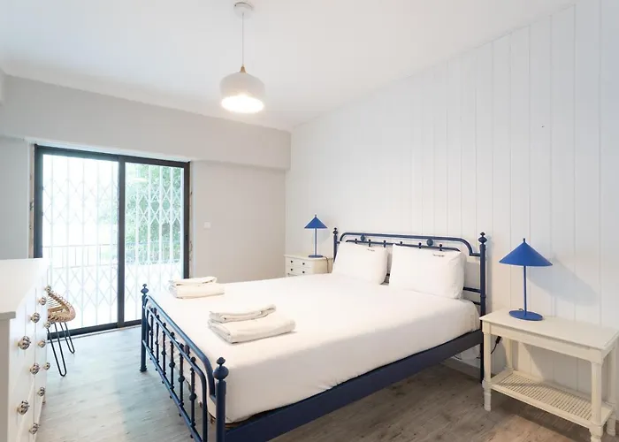 Flh Spacious With Balcony *