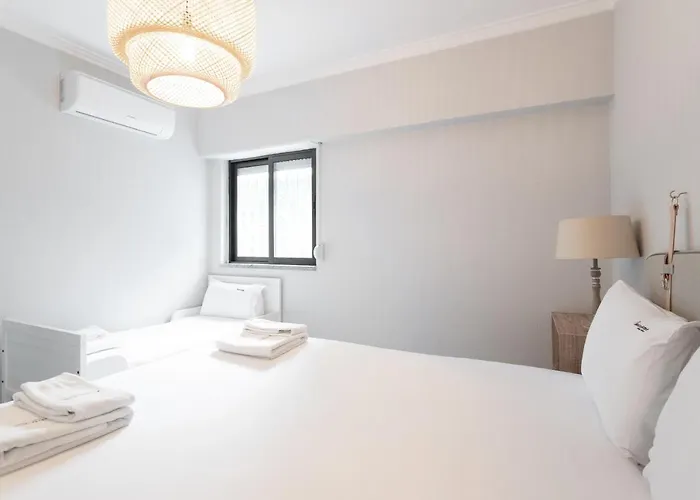 Lejlighed Flh Spacious With Balcony