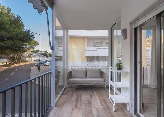 Lejlighed Flh Spacious With Balcony *