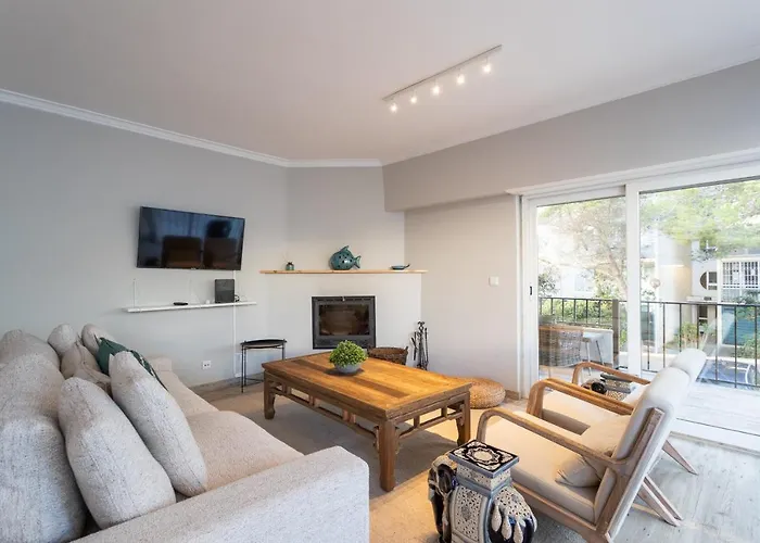 Flh Spacious With Balcony شقة *