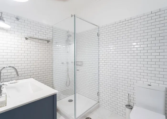 Flh Spacious With Balcony شقة كاسكايس