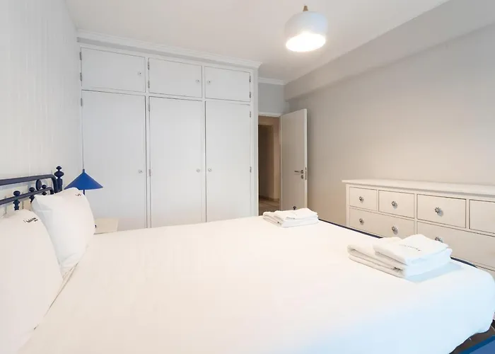 Flh Spacious With Balcony *